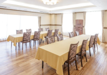 メイプルホール高井田食事室