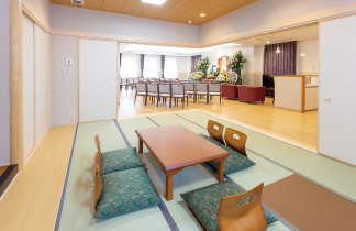 メイプルホール高井田式場と控室