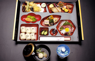 千里玉泉院幕の内