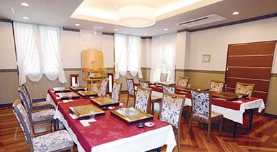 メイプルホールファミリー寝屋川東食事室