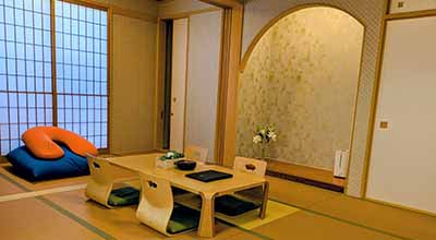 メイプルホール旭控室